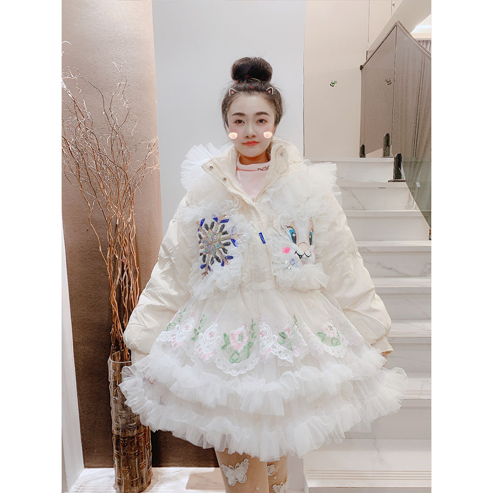 原创设计连帽蕾丝花边刺绣拼接云朵网纱保暖羽绒服外套女