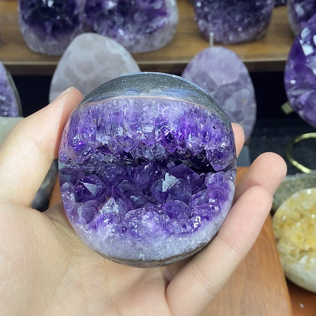 紫晶未镶嵌大型摆件（非配饰）