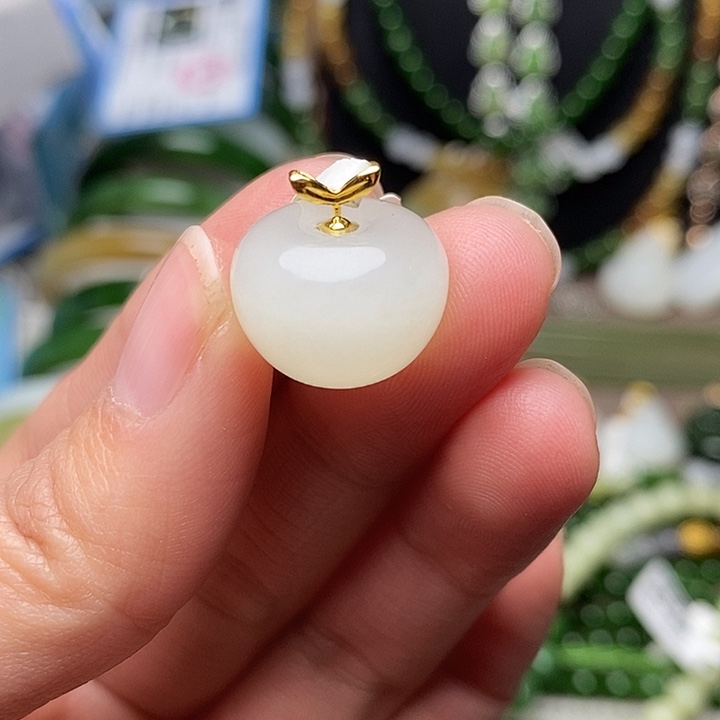 和田玉18K金镶嵌颈饰