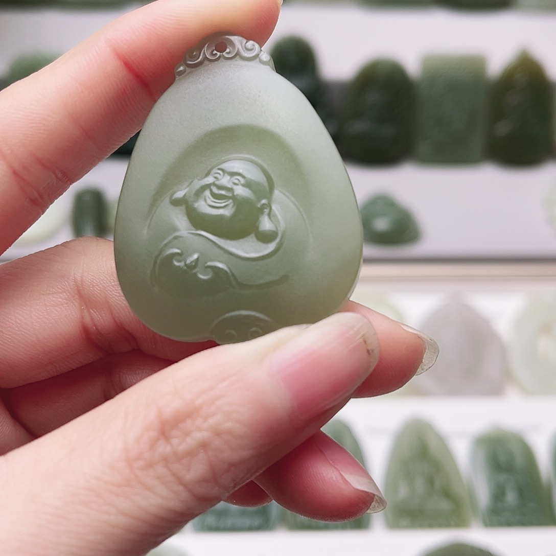 宇***和田玉未镶嵌颈饰