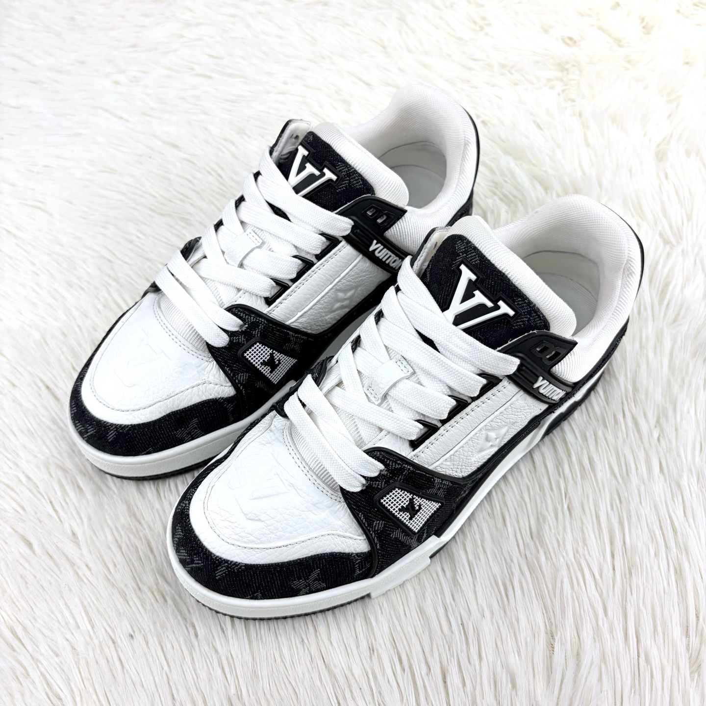 95新 LouisVuitton/路易威登 Trainer黑白熊猫板鞋37码 咩