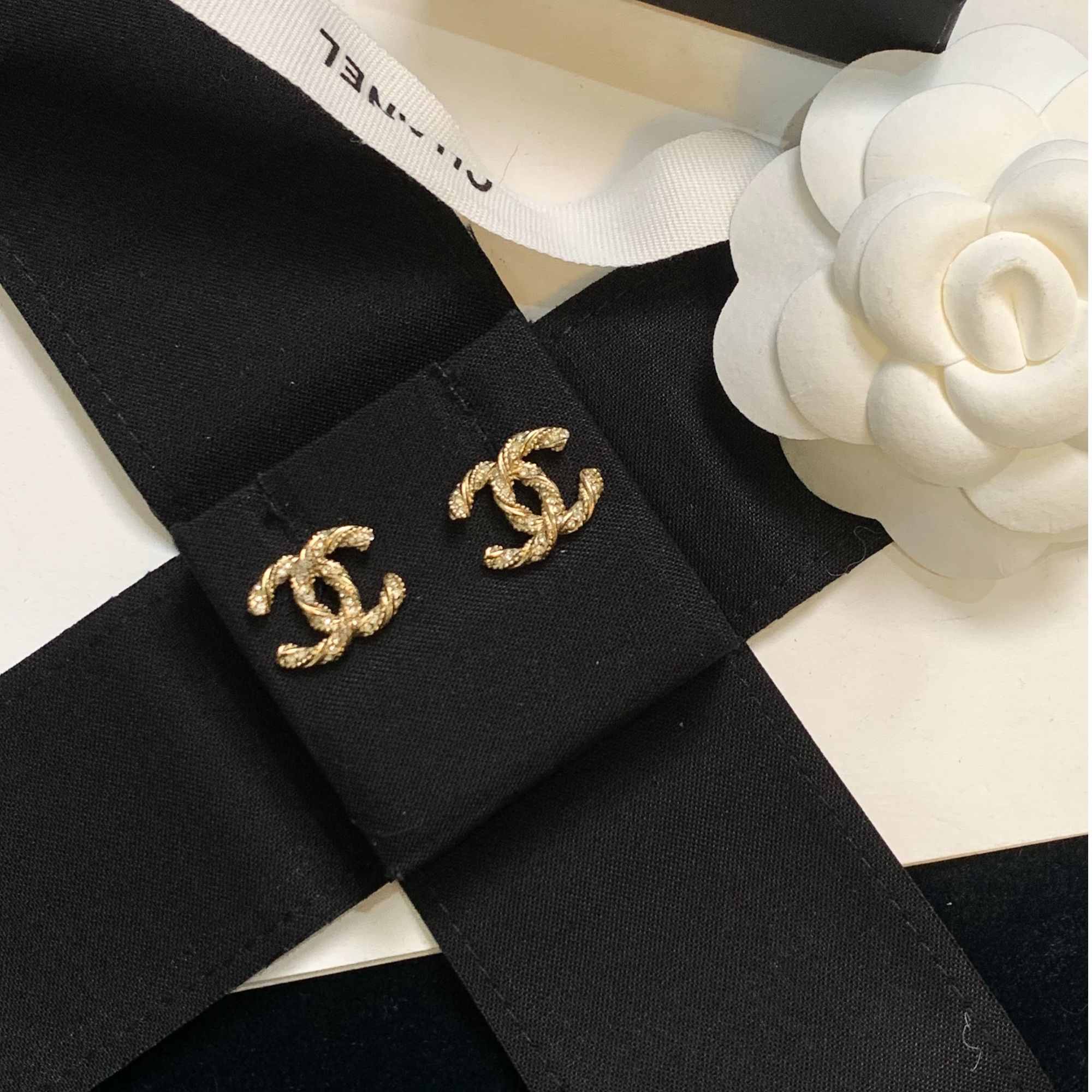 95新 Chanel/香奈儿 代卖服务！麻花镶钻双c耳钉 14V  18512304