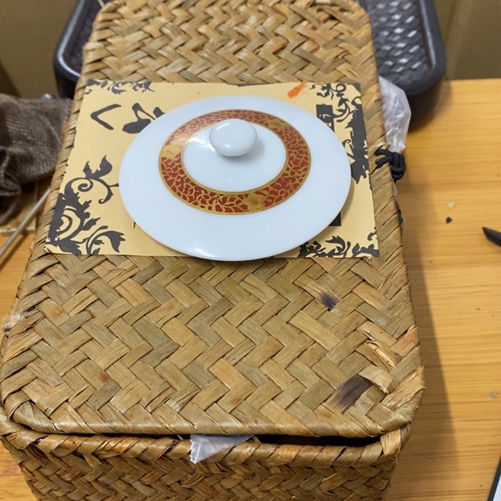 瓷片哈中古工艺品一件