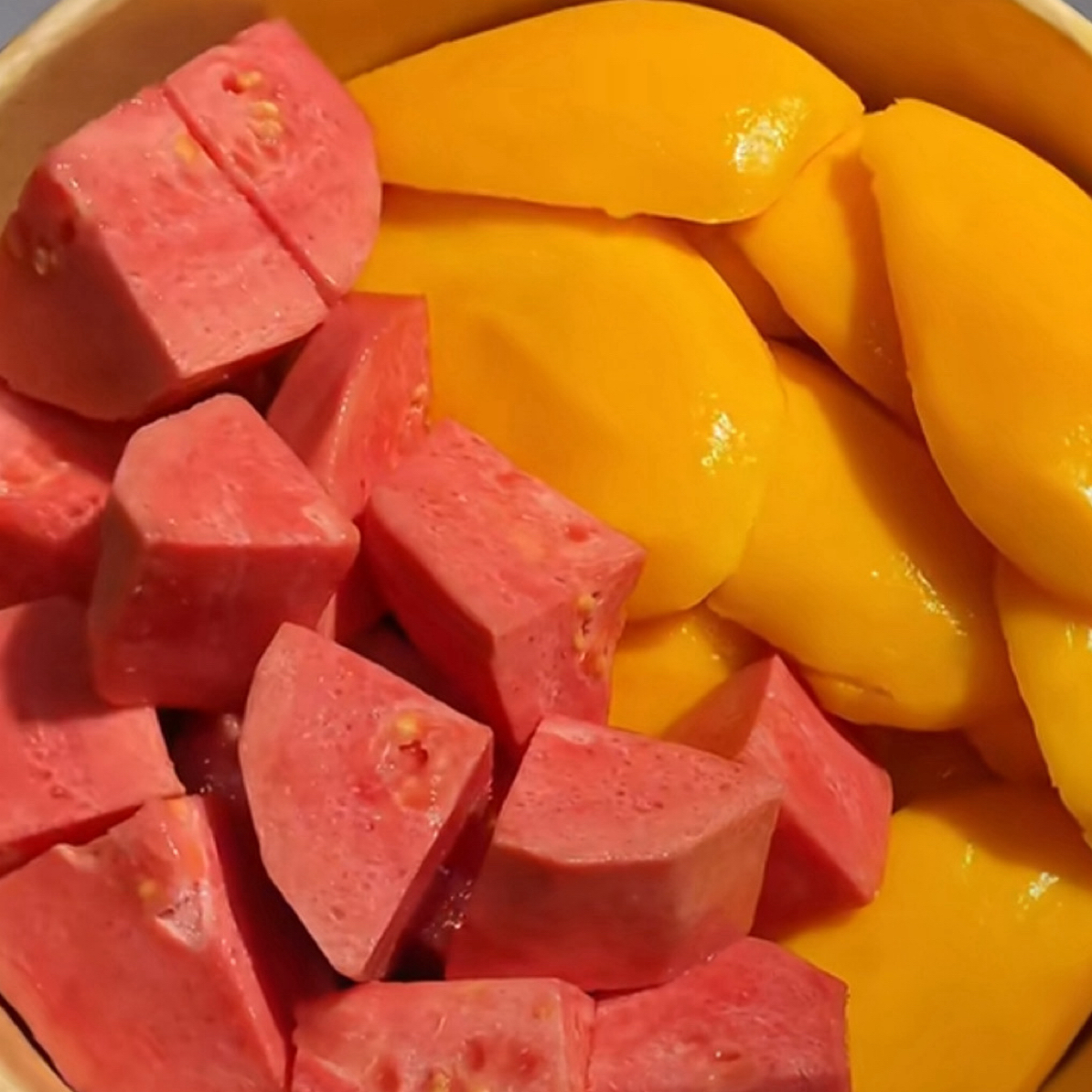 果切【果拼】红心芭乐➕芒果约300克