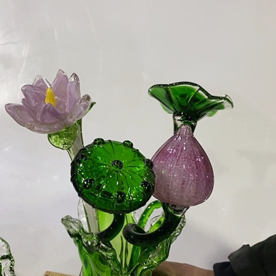 琉璃花瓶高45厘米宽9厘米