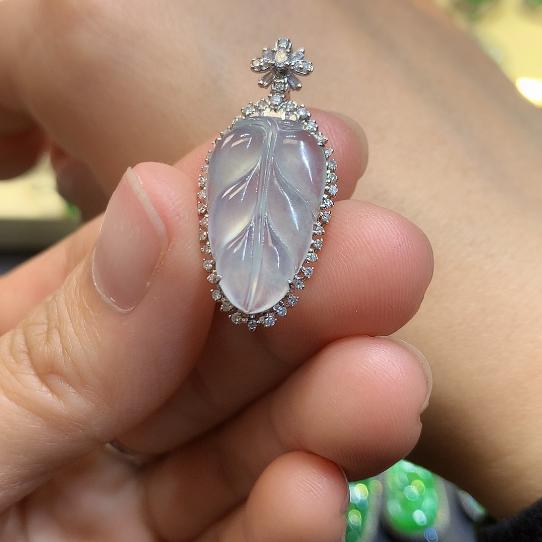 翡翠吊坠(不含链)18K金镶嵌