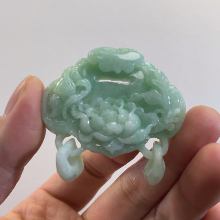 翡翠吊坠(赠链)未镶嵌代编织