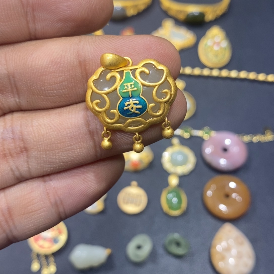 和田玉颈饰银S925镀金镶嵌阿****8