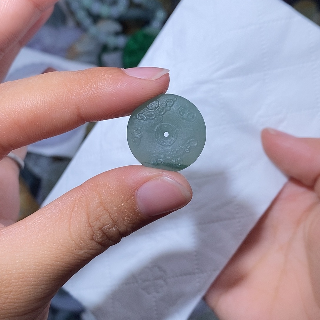 表***以定制翡翠未镶嵌翡翠