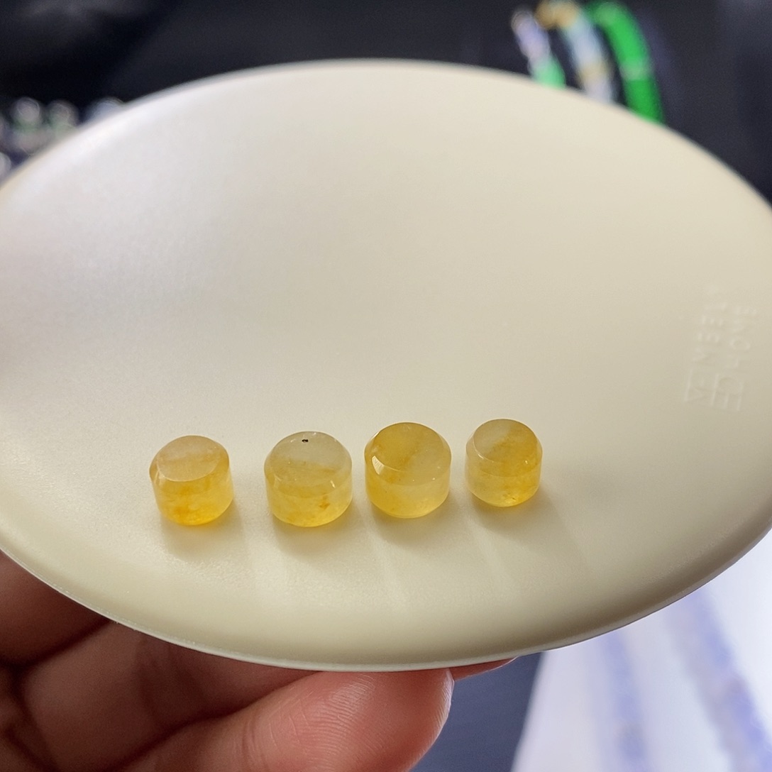 翡翠把件未镶嵌一手桶珠