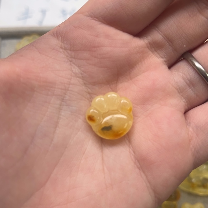 裸石琥珀未镶嵌是***呀天然蜜蜡配件