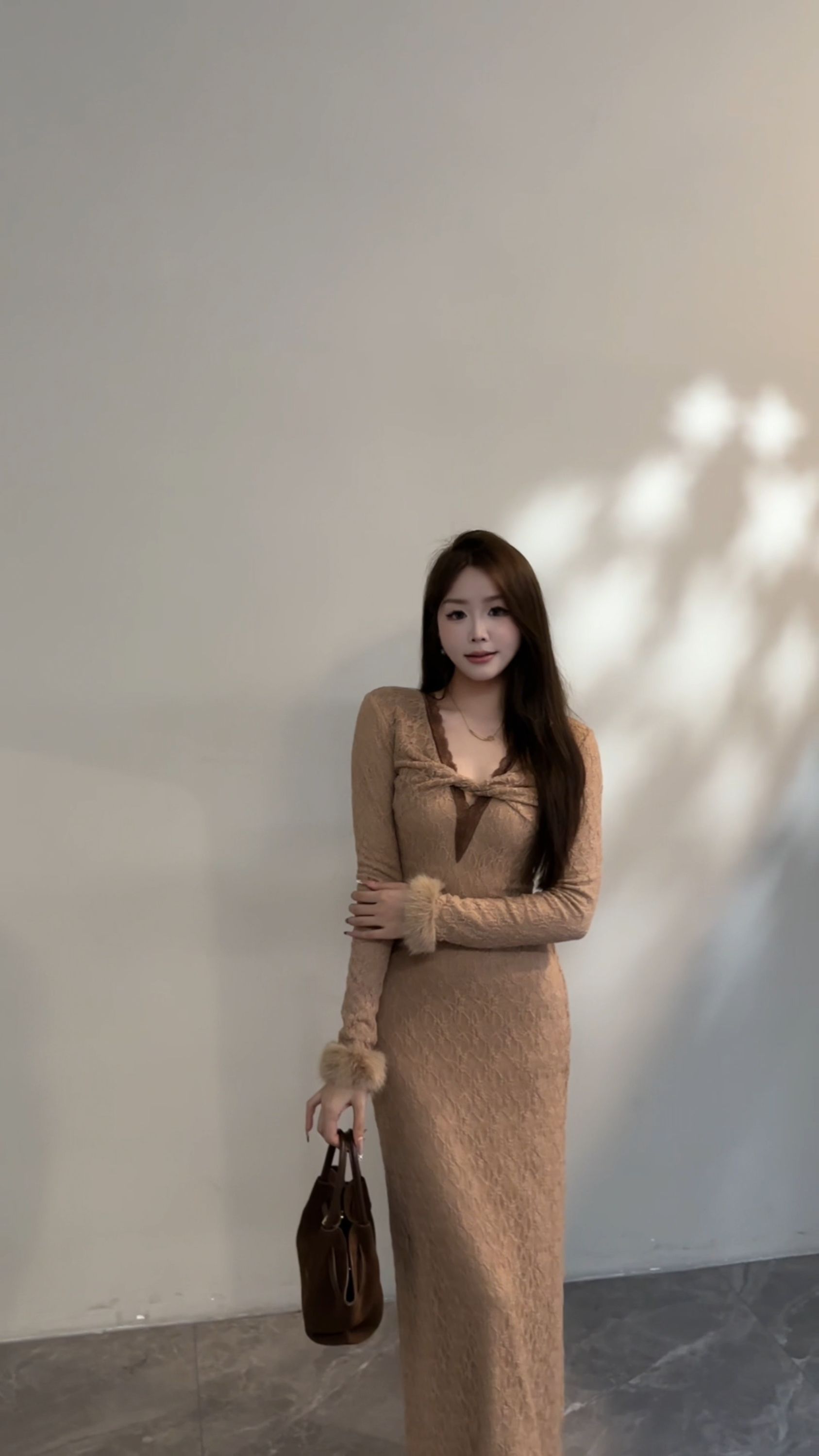 【六六】秋冬新款收腰裙子蕾丝拼接长袖修身显瘦连衣裙DT1839