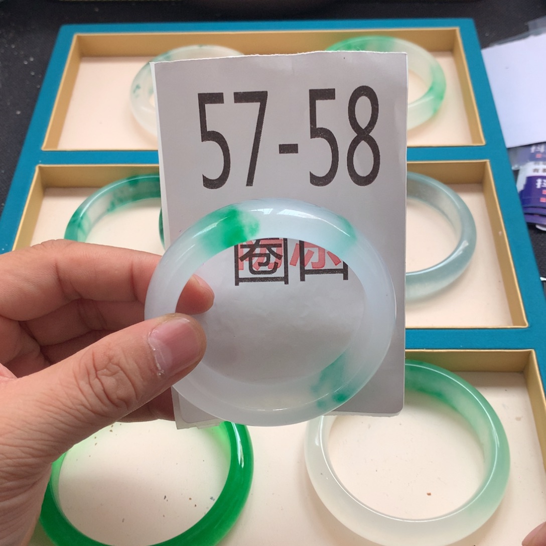 1石英岩玉手镯手镯