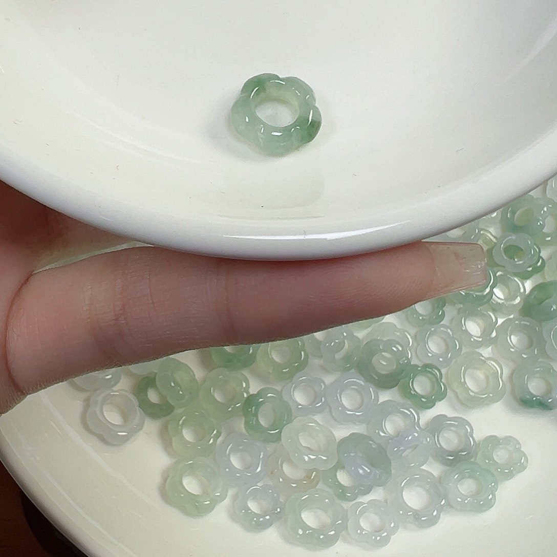 翡翠散珠楠*翡翠小花花一个，27号