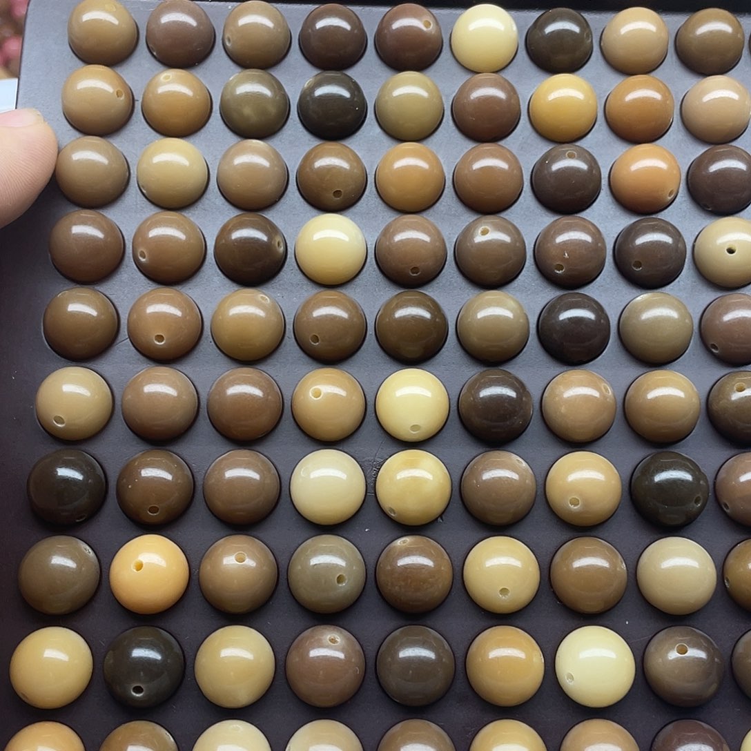 吊坠白玉菩提13.5精品茶色圆50颗➕灯牌宠50颗