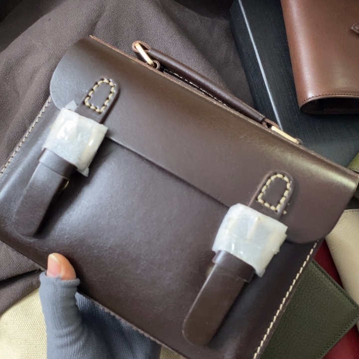 头层牛皮瑕疵单肩包