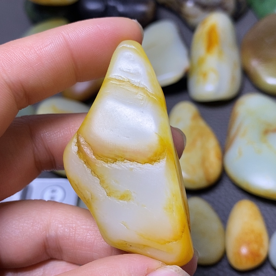 和田玉（糖玉）未镶嵌挂件