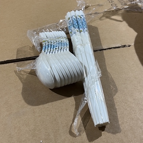 微瑕，不能明火，筷子10双勺子10个12厘米