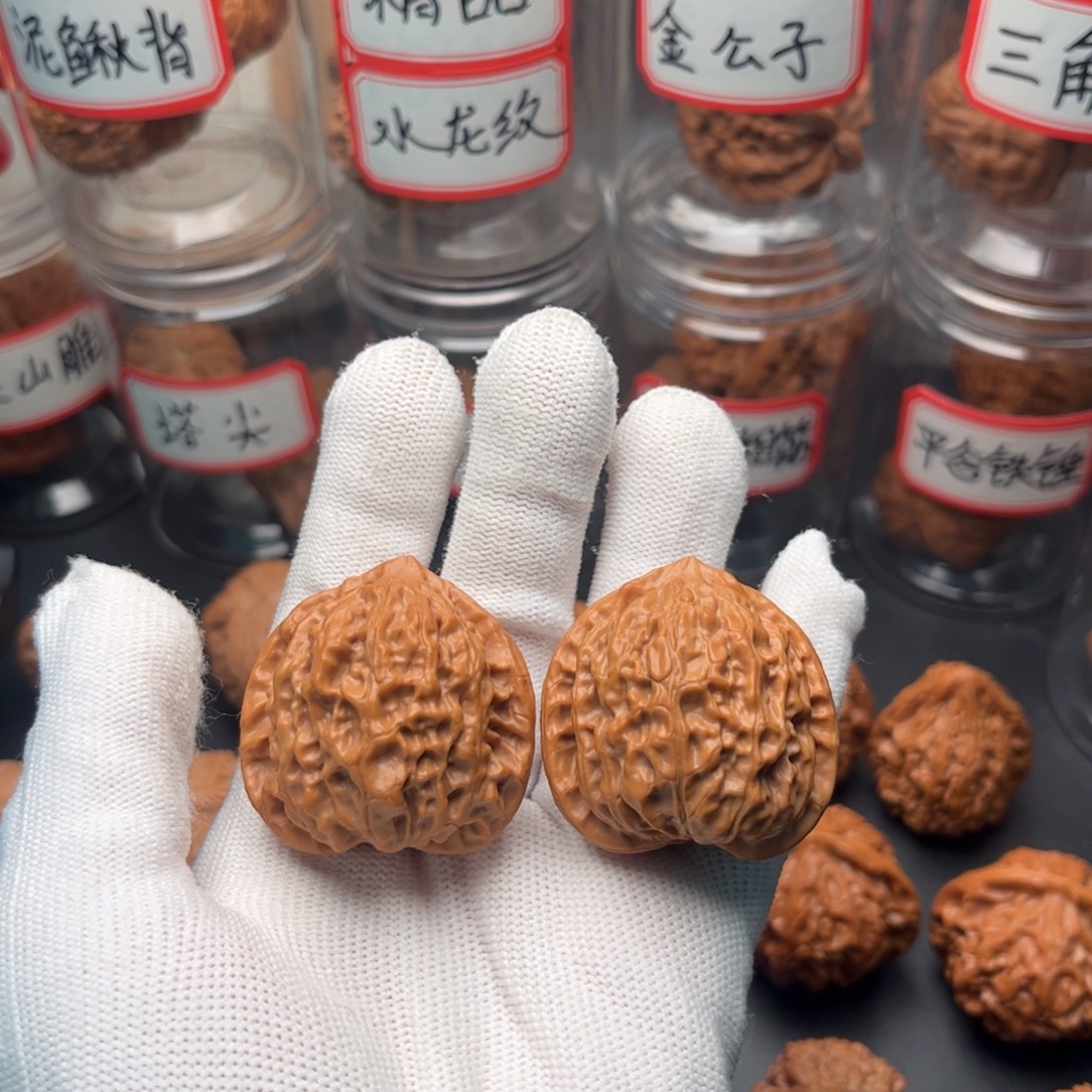 文玩核桃把件38小众金牛