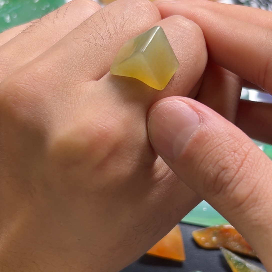 定制翡翠未镶嵌冰黄满色