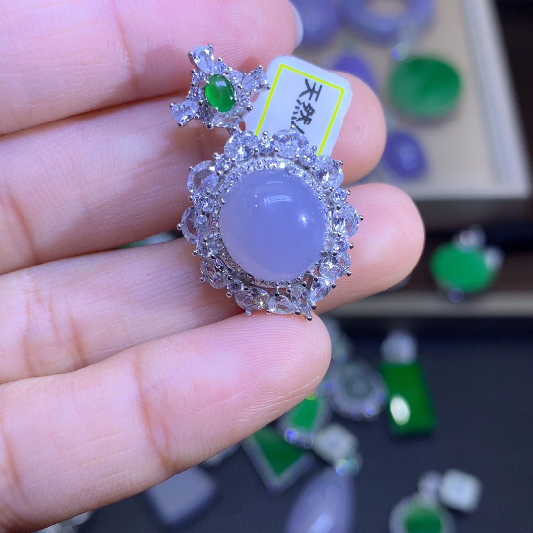 翡翠颈饰银S925镶嵌翡翠