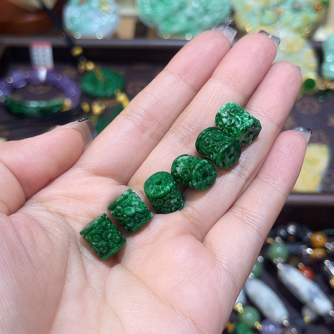 蓝***水翡翠散珠桶珠带编织