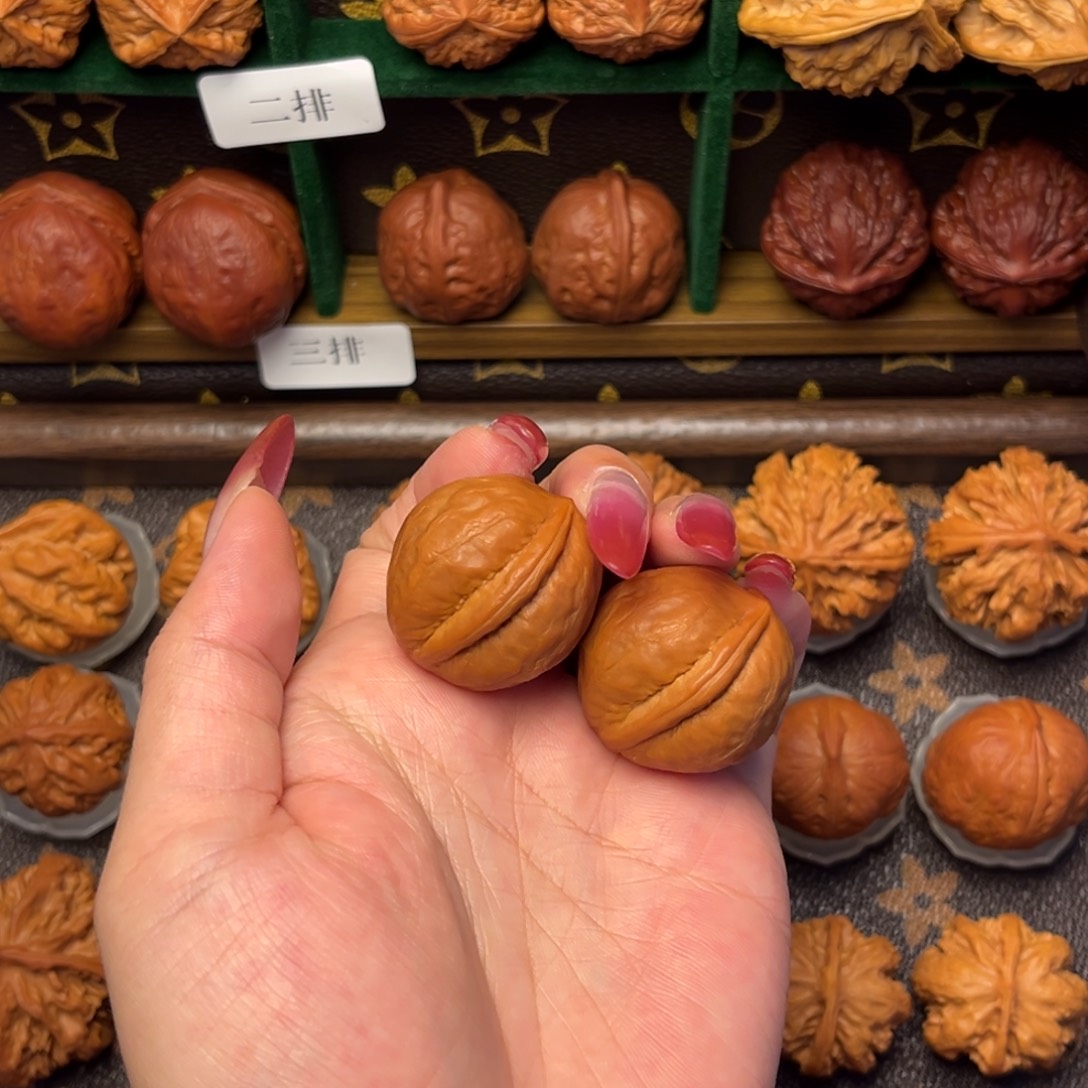 把件文玩核桃小海豚