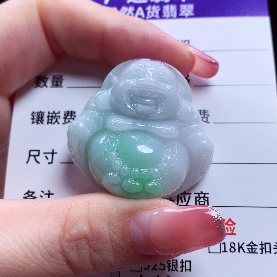 翡翠未镶嵌颈饰佛公