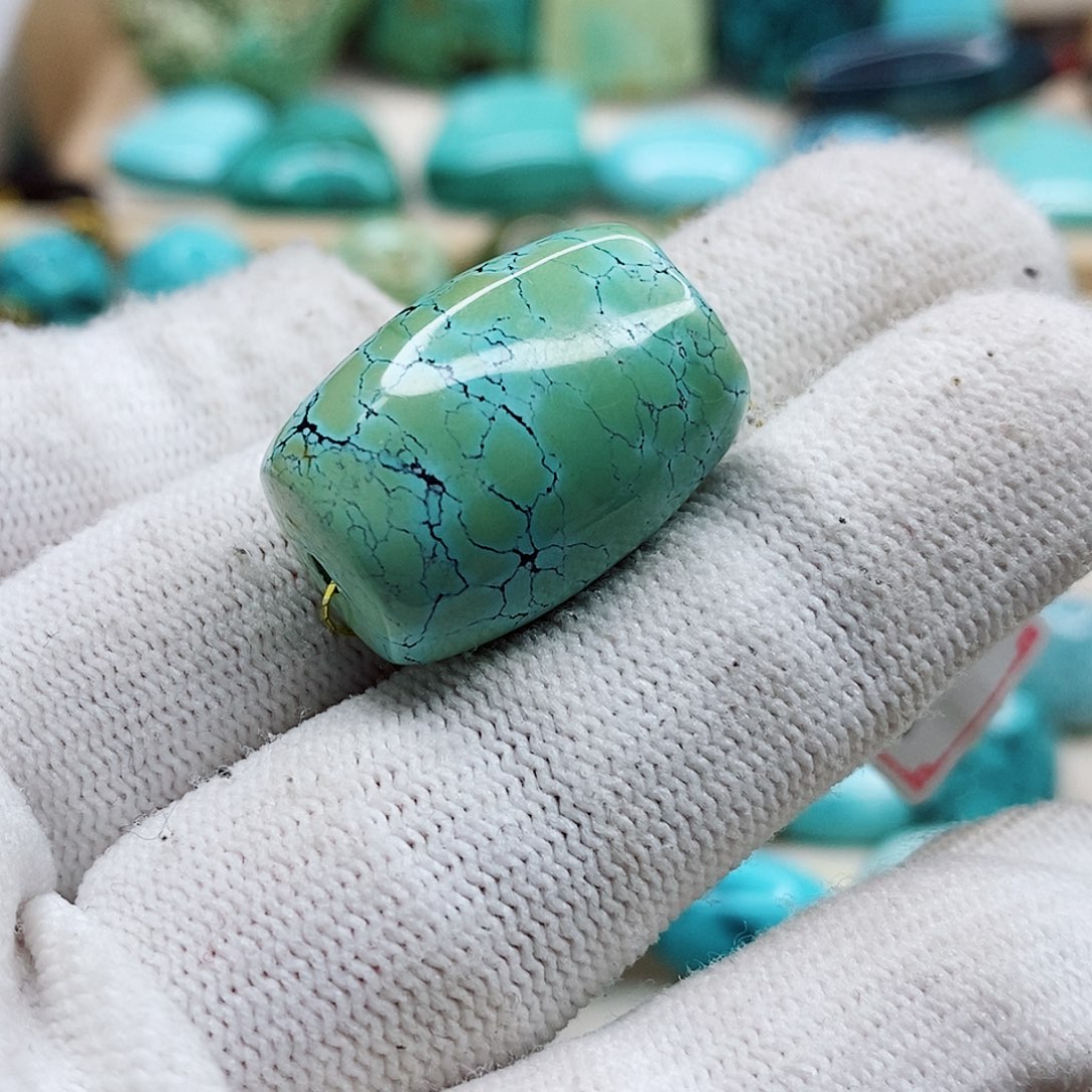 绿松石颈饰未镶嵌