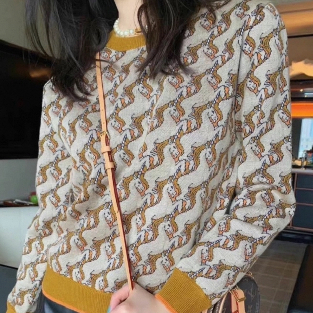 99新 BURBERRY/博柏利 战马满logo羊毛卫衣/M码/2044