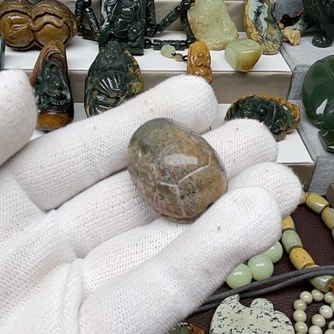 岫岩河磨玉（透闪石质玉）挂件未镶嵌