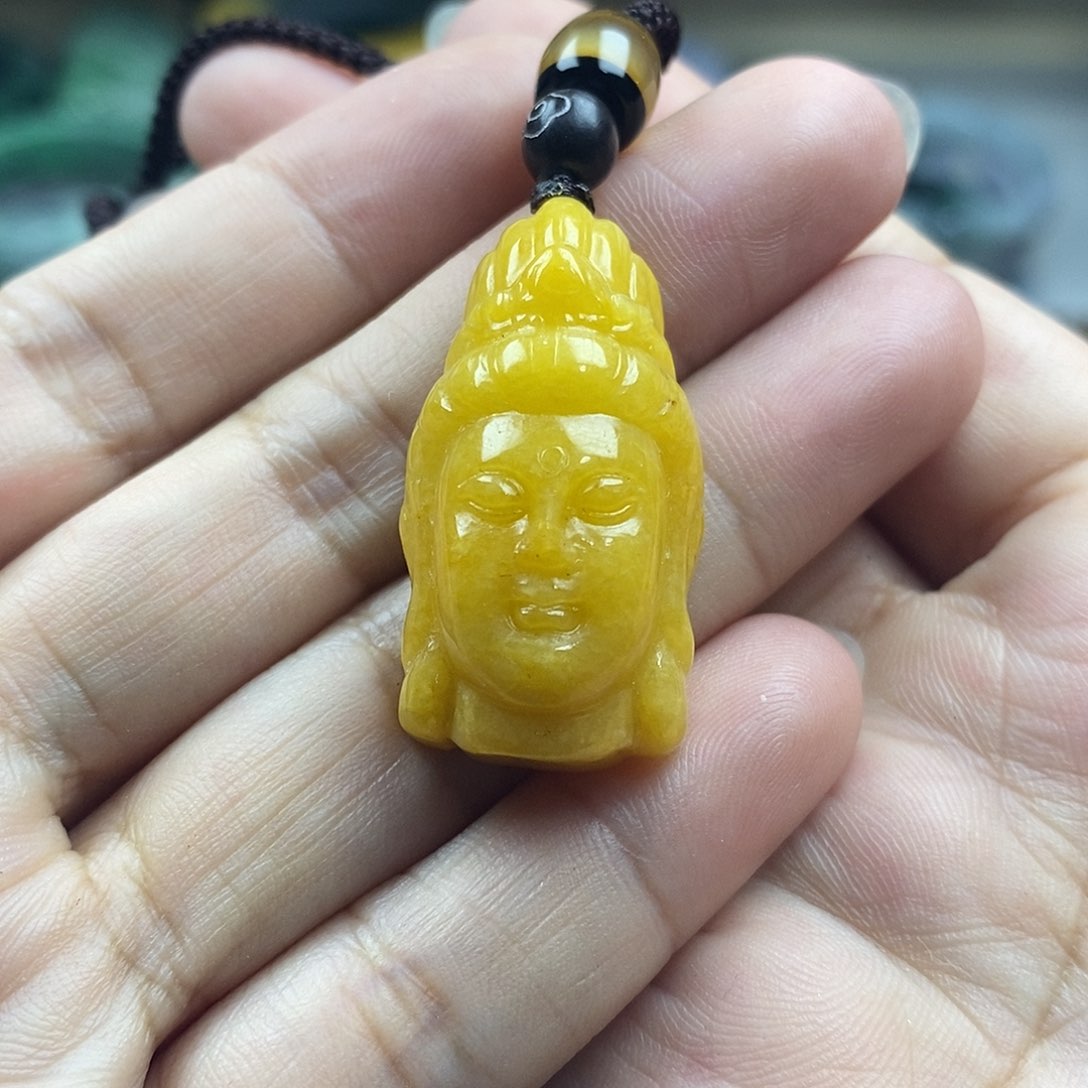 翡翠未镶嵌颈饰牌子