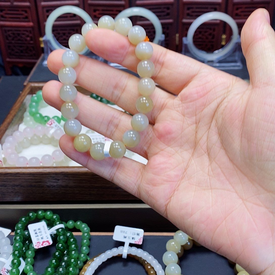 和田玉手串未镶嵌糖白10