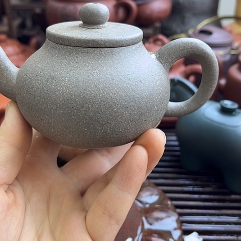 紫砂茶壶A****粒宜兴紫砂