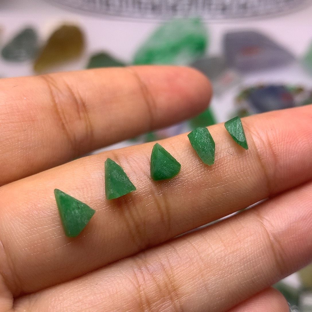 定制翡翠未镶嵌天然翡翠定制