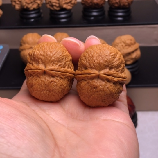 文玩核桃把件铁绣球6