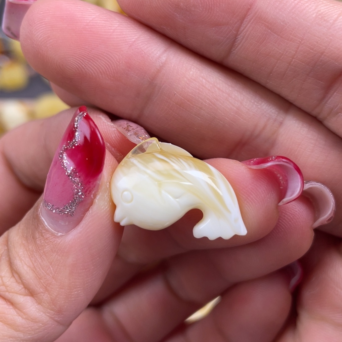 琥珀裸石未镶嵌蜜蜡