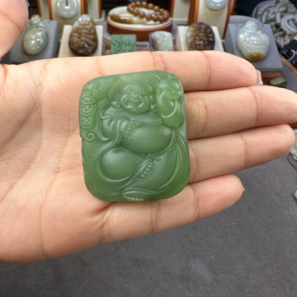 和田玉佛公吊坠颈饰