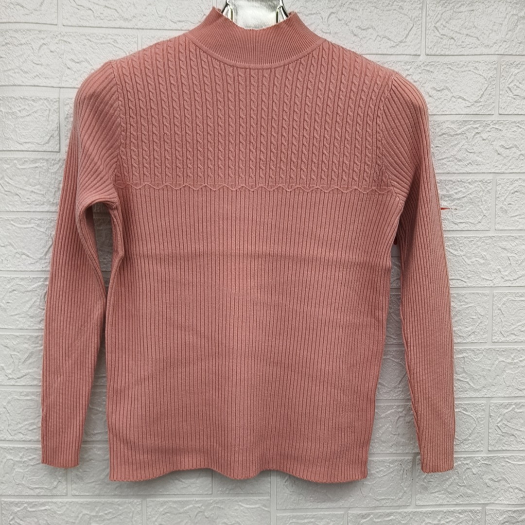 高领毛衣柔软时尚