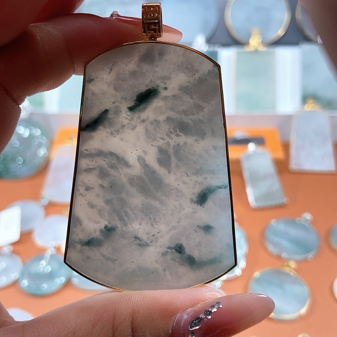 翡翠18K金镶嵌吊坠(不含链)