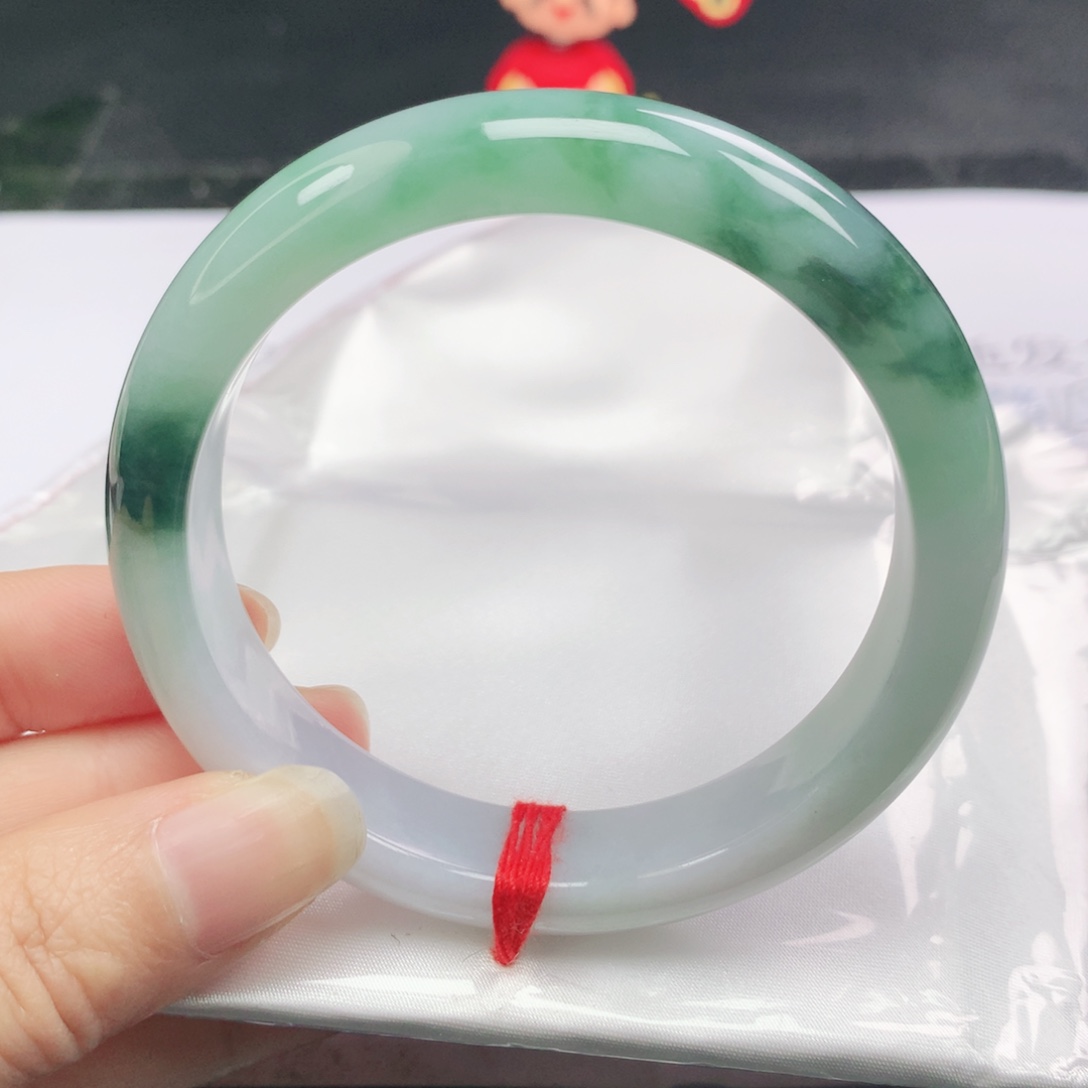 翡翠未镶嵌手镯正