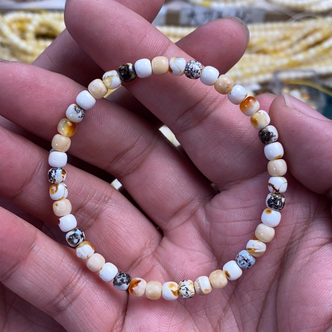 未镶嵌琥珀裸石5×4.5mm沁色妖孽