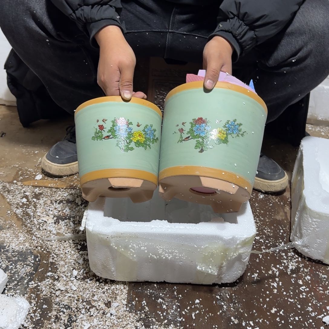 紫砂花盆瑕疵和瑕疵都