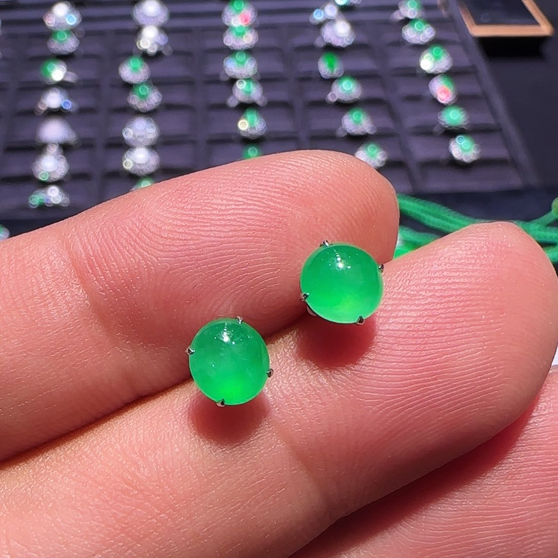 翡翠18K金镶嵌耳饰