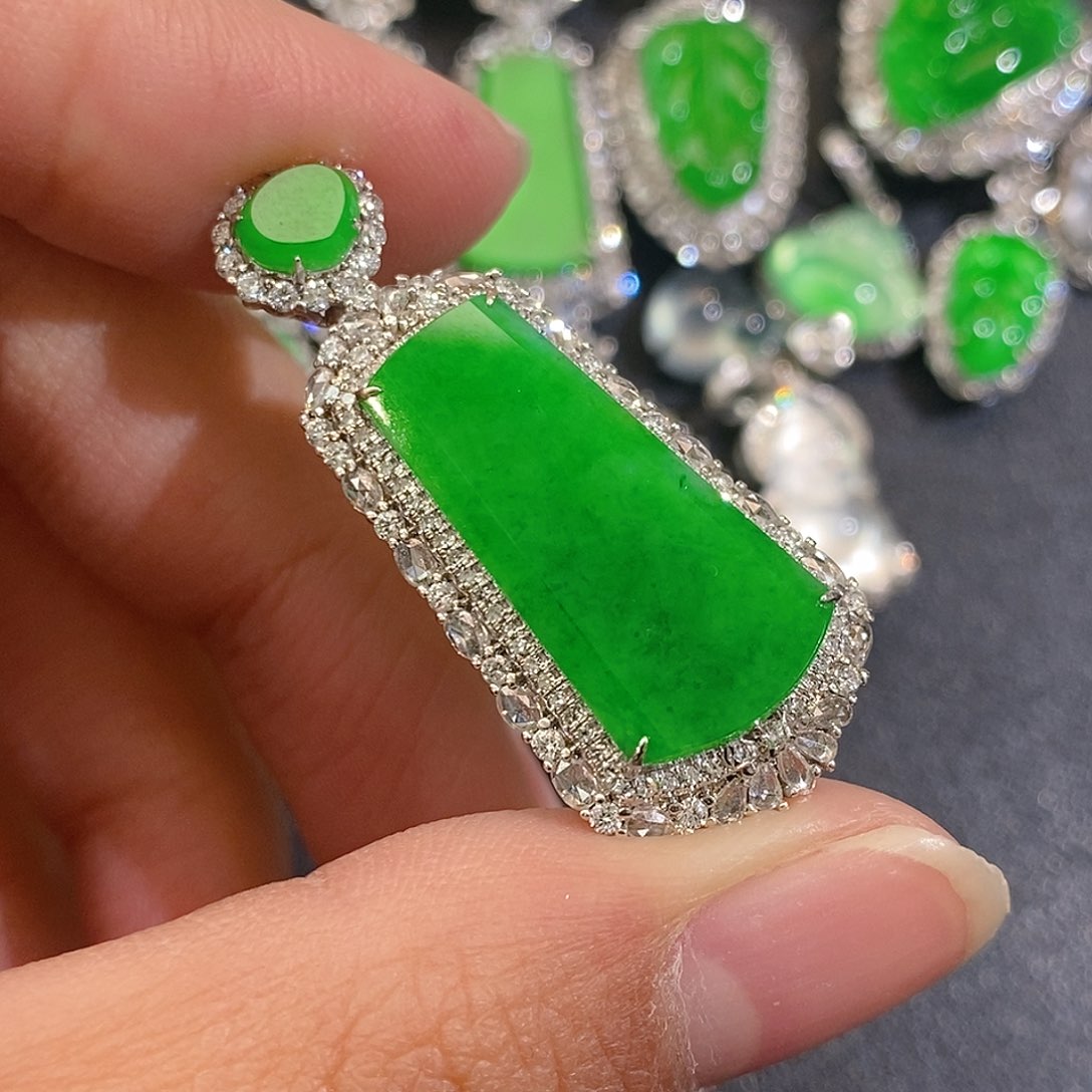 翡翠颈饰18K金镶嵌天然缅甸A货翡翠