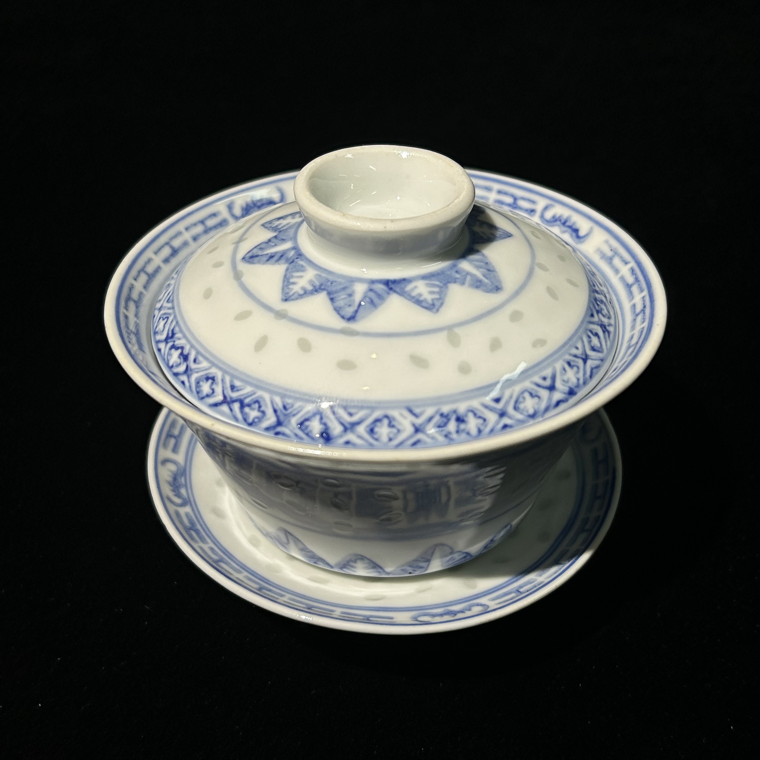 景德镇瓷 三才盖碗（青花玲珑盖碗）