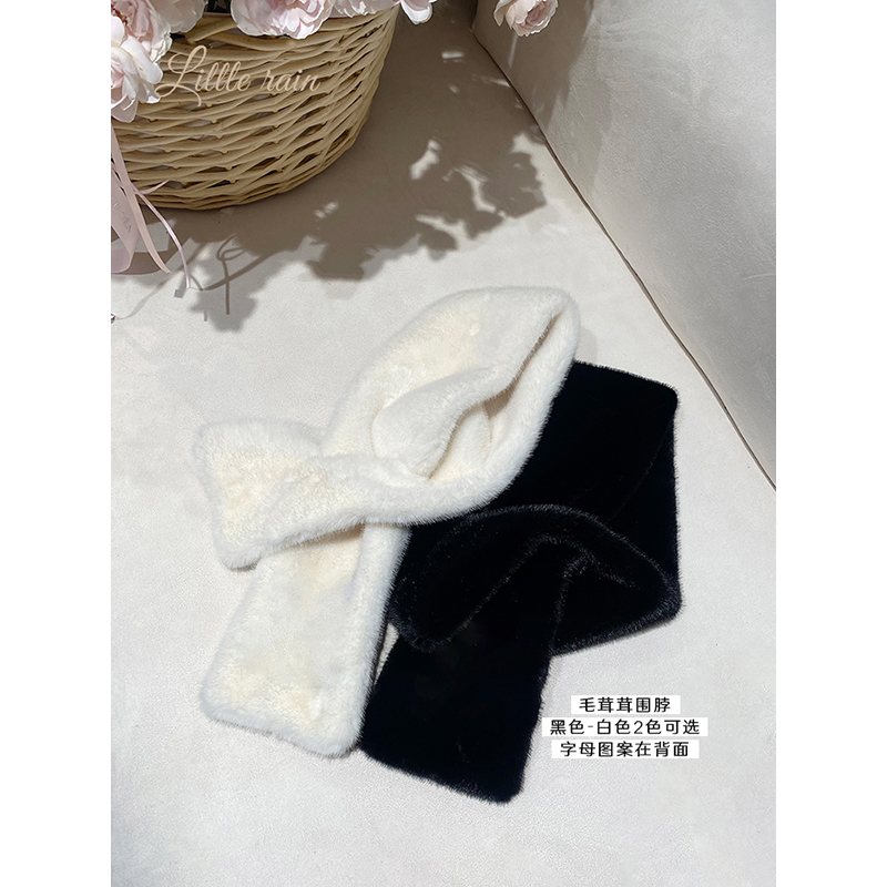 小雨姐姐2025冬季新款设计感时尚字母毛绒绒围巾