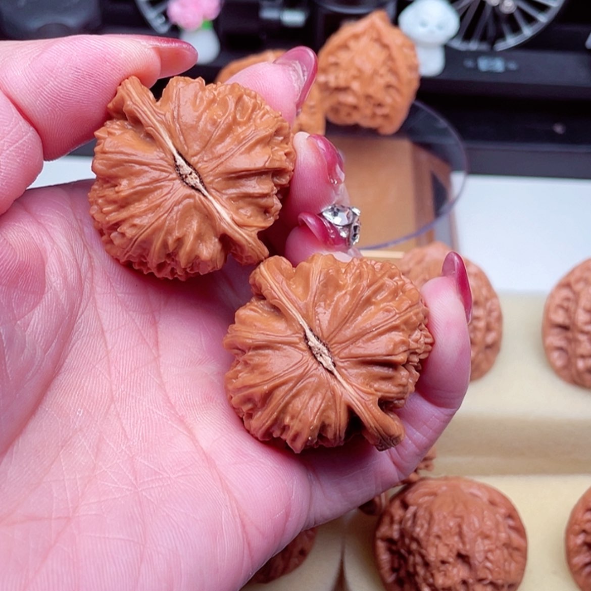 【闪购商品】吊坠桃核山*白狮41已打底