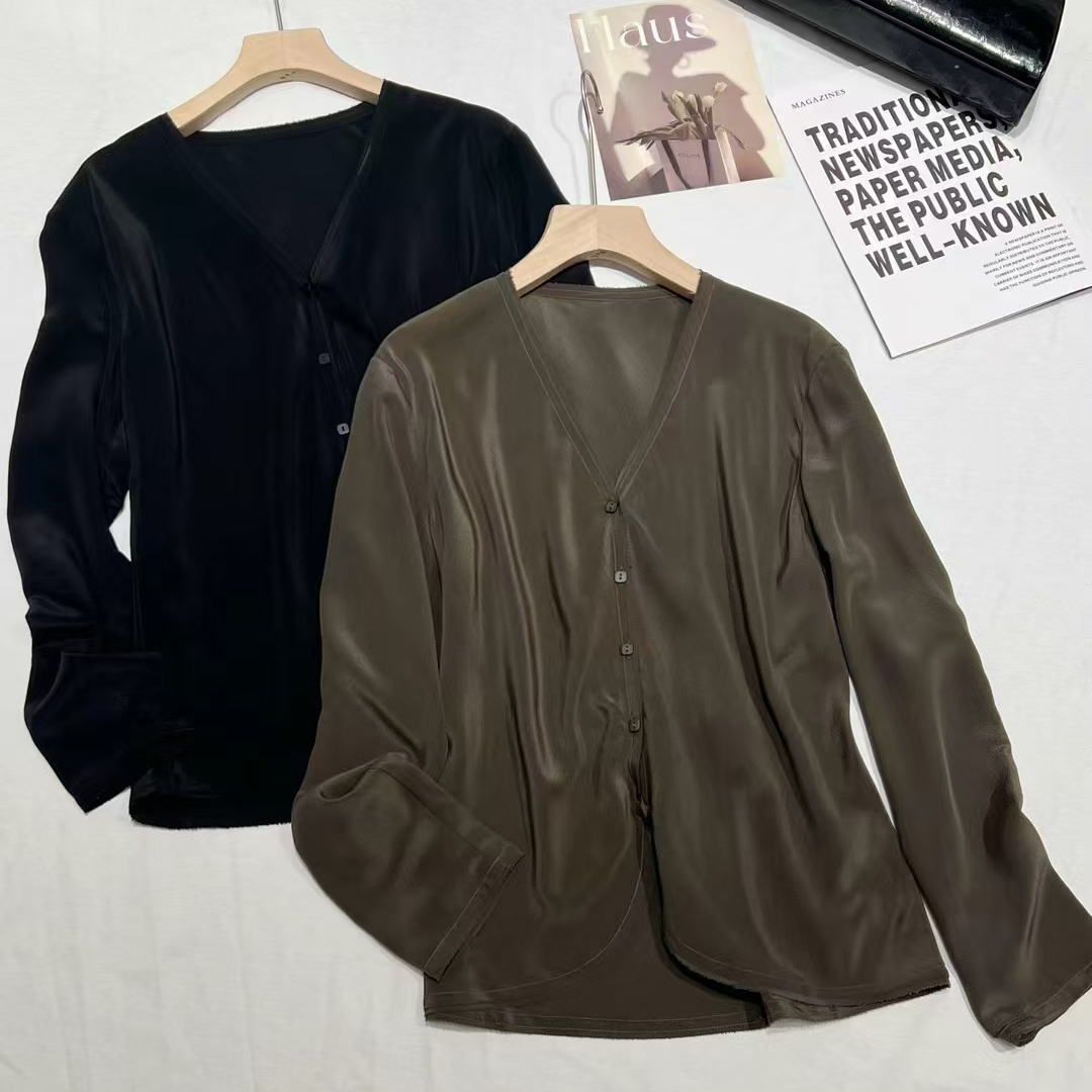 M1450 斜裁显瘦升级！气质百搭V领纯色长袖衬衫 衣长60 款号ZZ1245