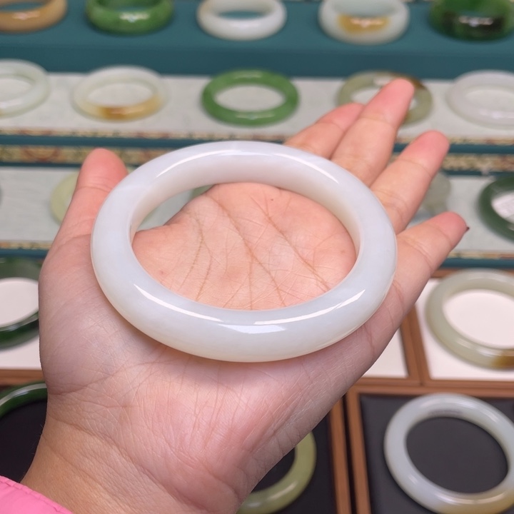 和田玉手镯未镶嵌60